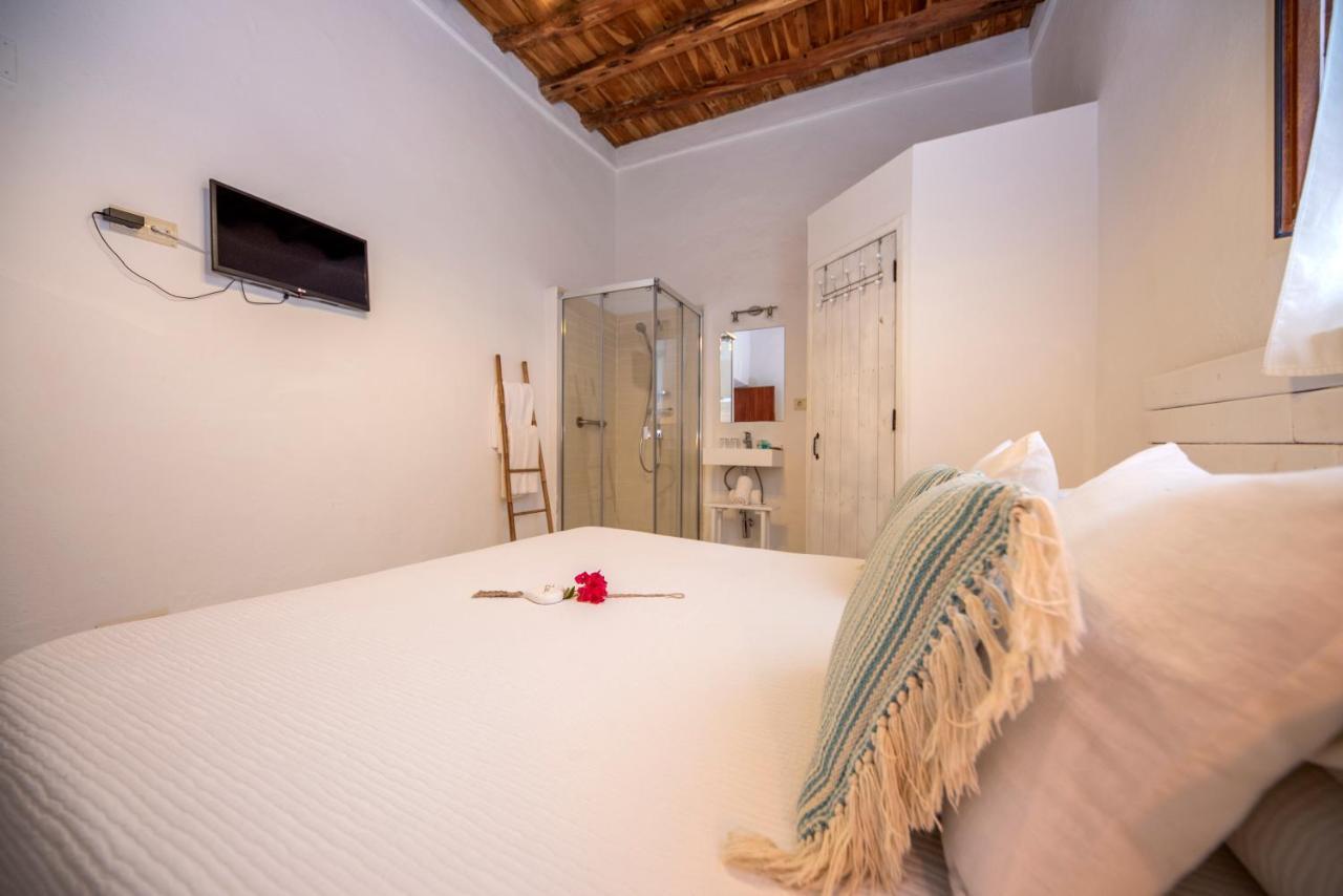 Agroturismo Can Cosmi Prats Santa Gertrudis  Phòng bức ảnh
