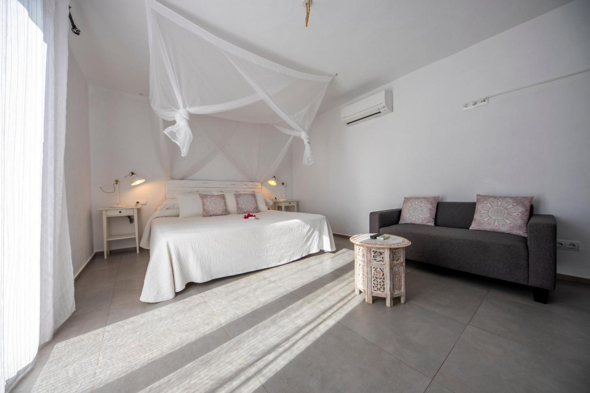 Agroturismo Can Cosmi Prats Santa Gertrudis  Phòng bức ảnh