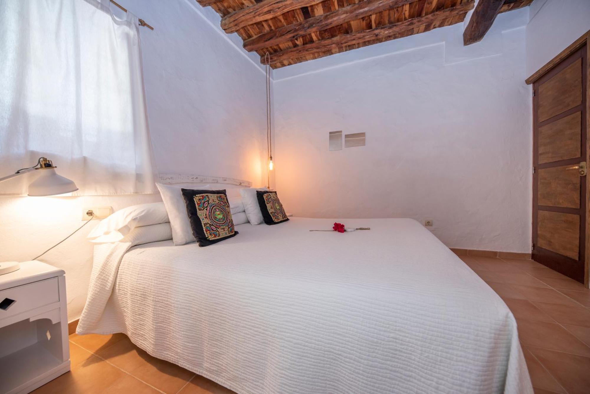 Agroturismo Can Cosmi Prats Santa Gertrudis  Phòng bức ảnh