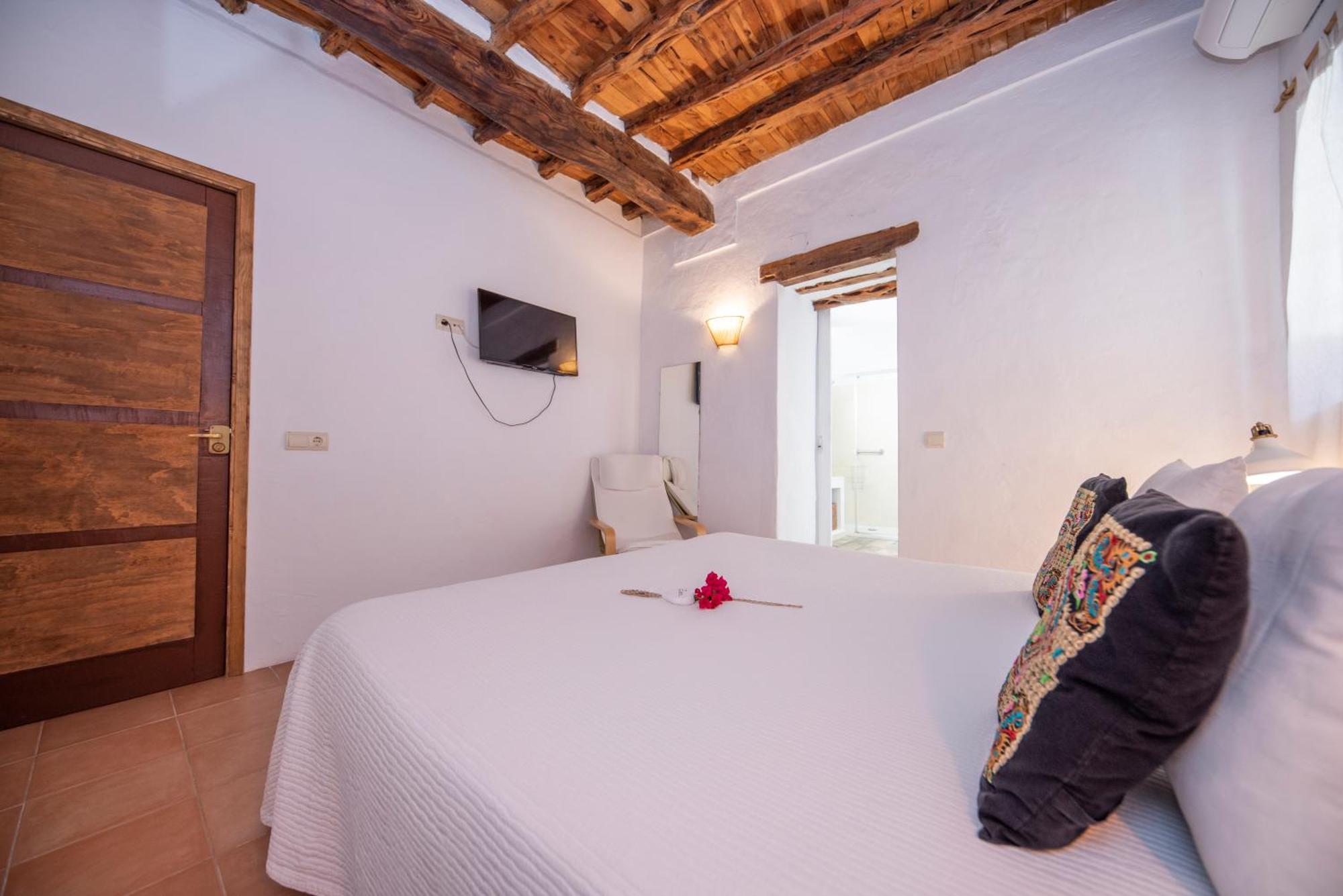 Agroturismo Can Cosmi Prats Santa Gertrudis  Phòng bức ảnh