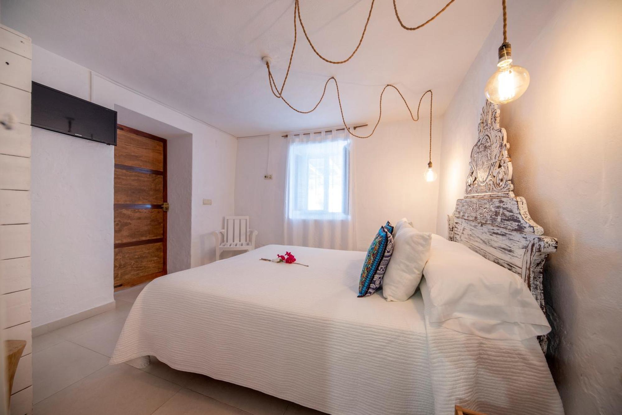 Agroturismo Can Cosmi Prats Santa Gertrudis  Phòng bức ảnh