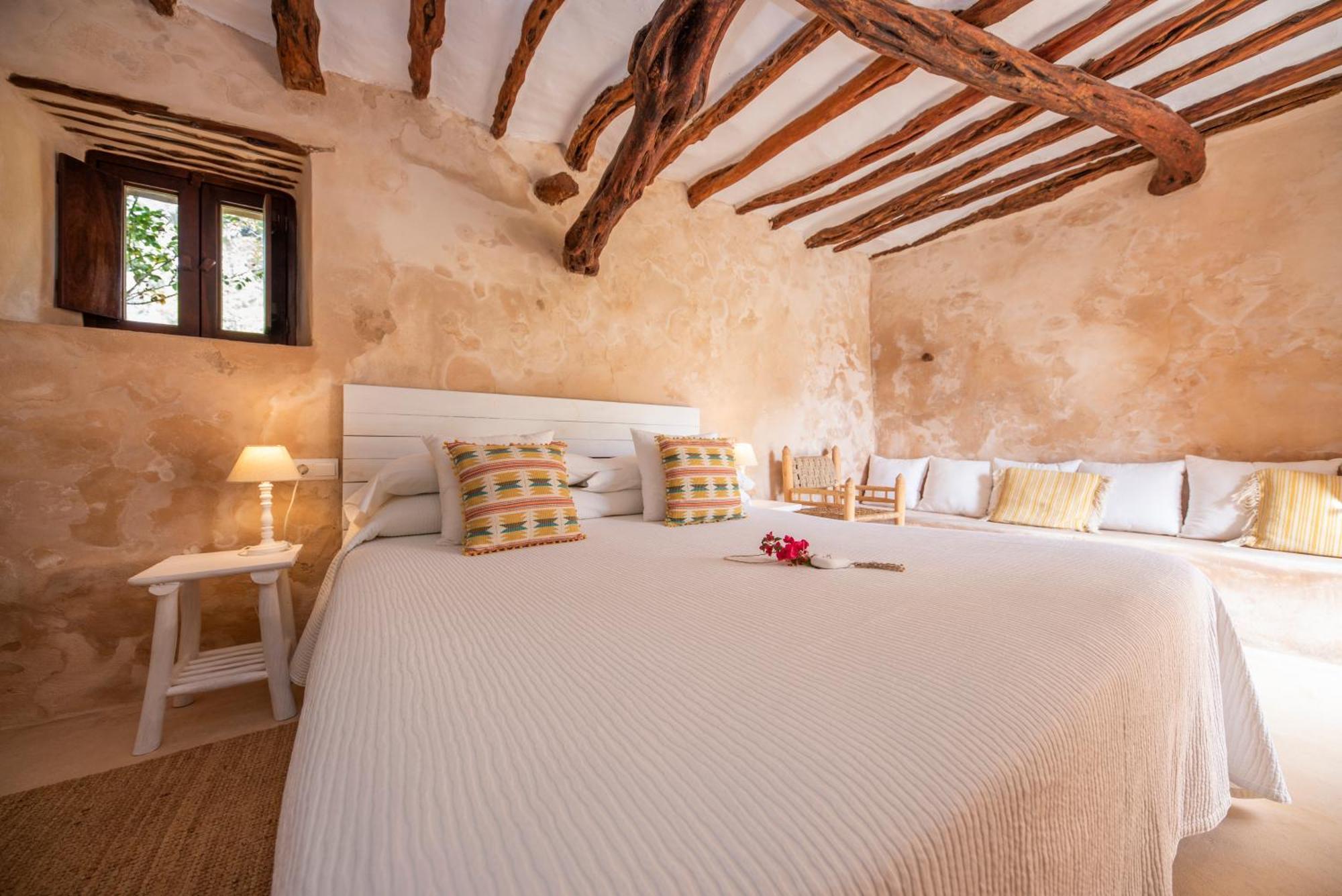 Agroturismo Can Cosmi Prats Santa Gertrudis  Phòng bức ảnh